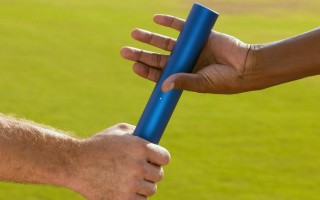 海星体育官网：王欣瑜火力全开！独揽10记ACE强势晋级，展现新生代网球力量