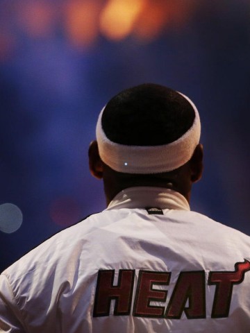 海星体育官方_稳定输出！阿门近四战场均25.5分9.8篮板4.3助攻1.3抢断，扛起球队攻防大旗