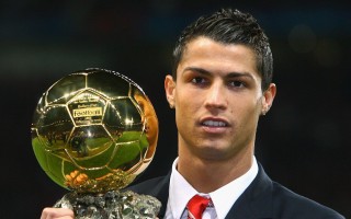 海星体育平台-费城76人2K25球员能力值调整，恩比德略有下滑，乔治与埃奇库姆展现上升势头